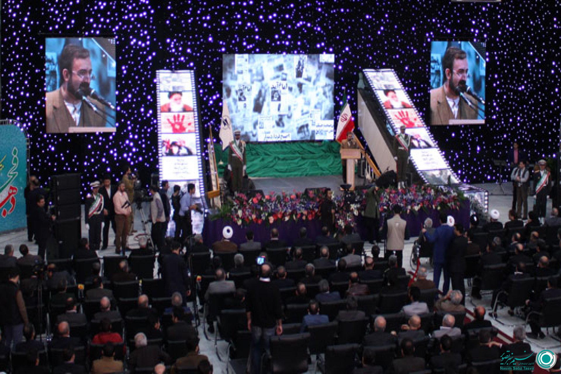 برگزاری مراسم گرامیداشت سالروز ورود امام خمینی در فرودگاه مهرآباد 440