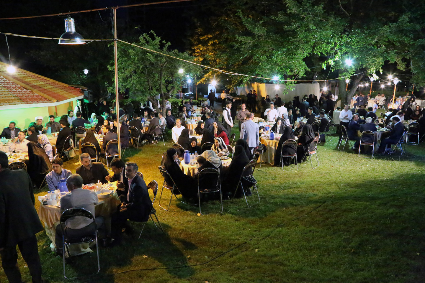 جمعی از خیرین