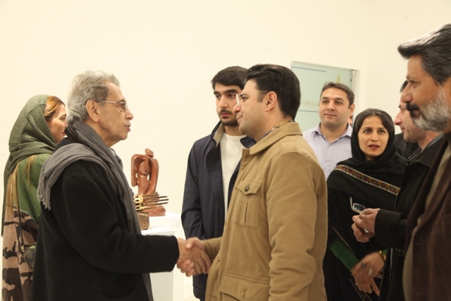 بازدید اساتید از سومین اکسپو مجسمه ایران