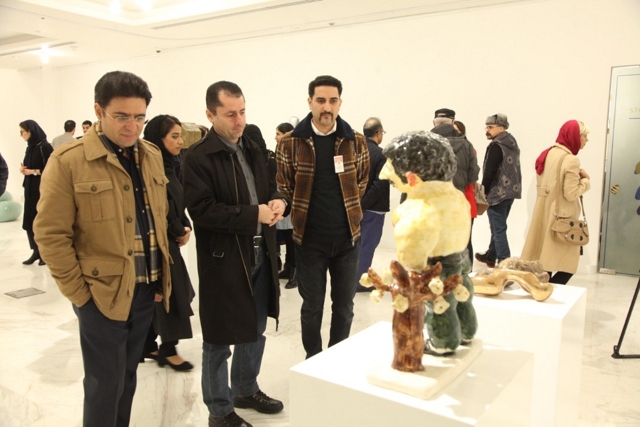 بازدید اهل هنر از سومین اکسپو مجسمه ایران