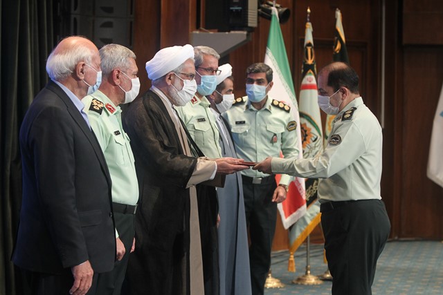 اهدای جوایز